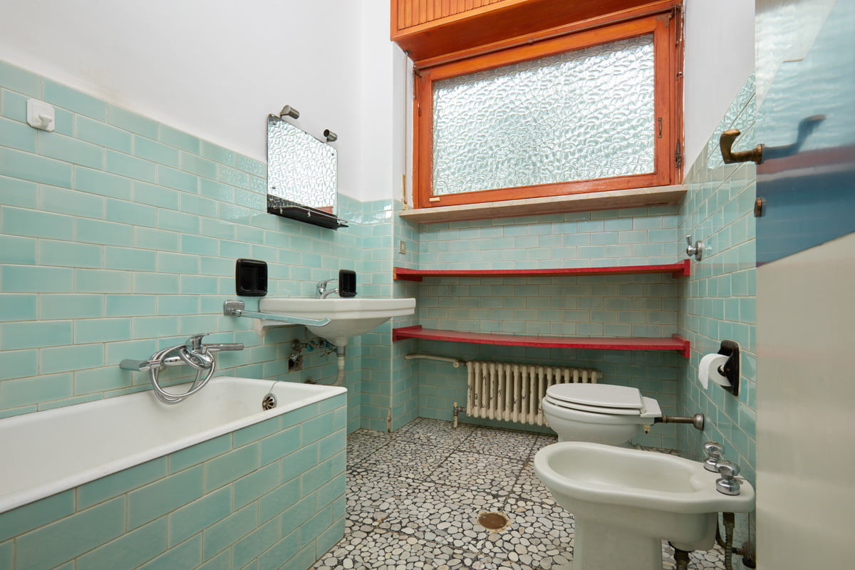 Ein Neues Badezimmer Ohne Staub Und Lärm inside Badezimmer Altmodisch